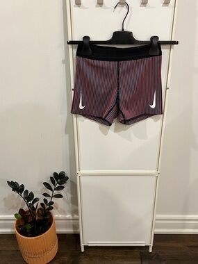 Nike AeroSwift Dri-FIT ADV Holographic Running Shorts